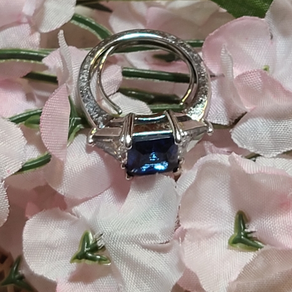 Ladies Ring for sale - Picture 10 of 14